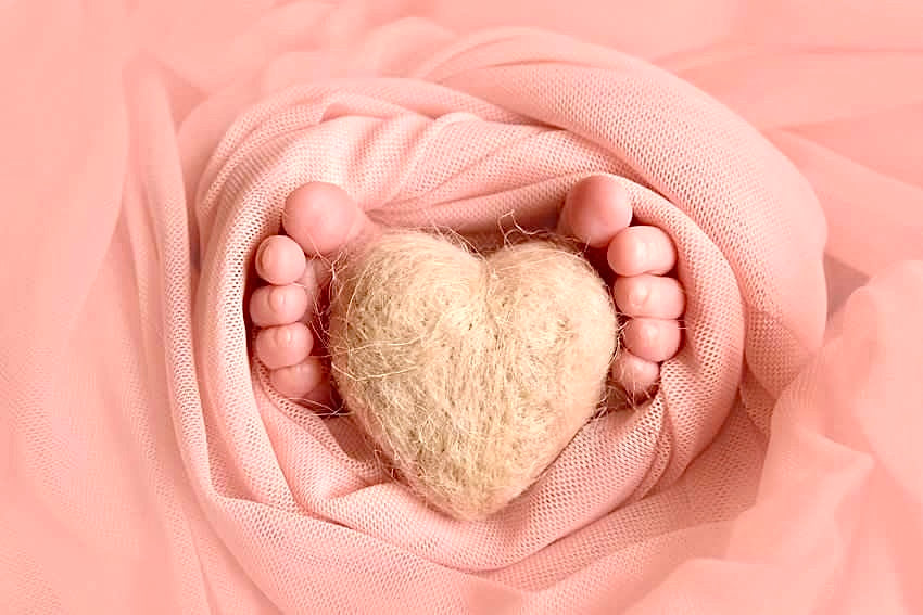 A Review of the Top 5 Newborn Gift Set Clothes for New Parents