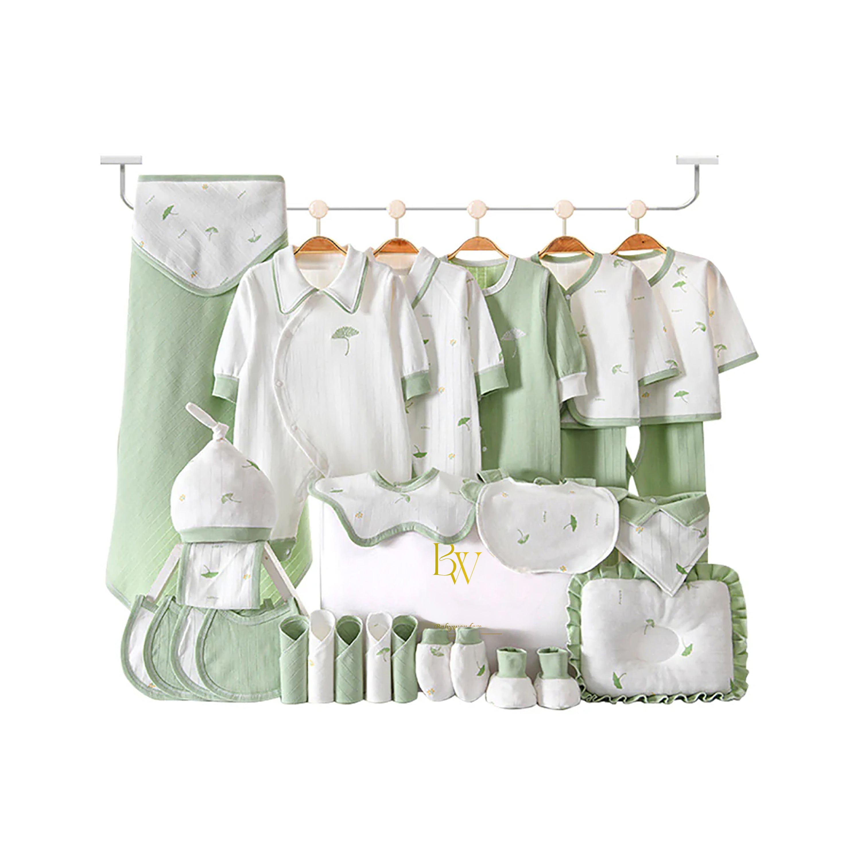 Cosy Night baby gift set with cotton baby clothes for newborns