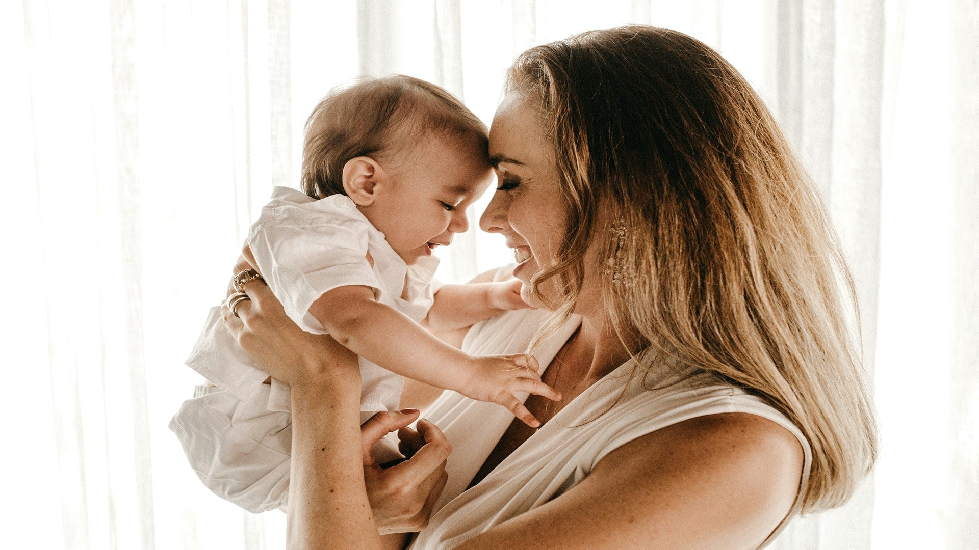 The Pros and Cons of Buying Newborn Gifts Online