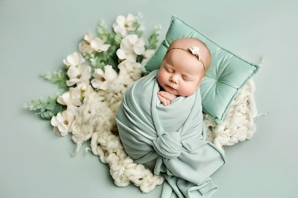 How to Choose Between Affordable and Luxury Baby Gifts