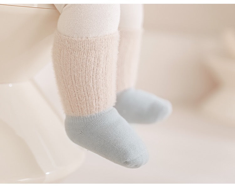 Two-Tone Winter Knit Baby Socks – Warm Colour Block Cotton Socks