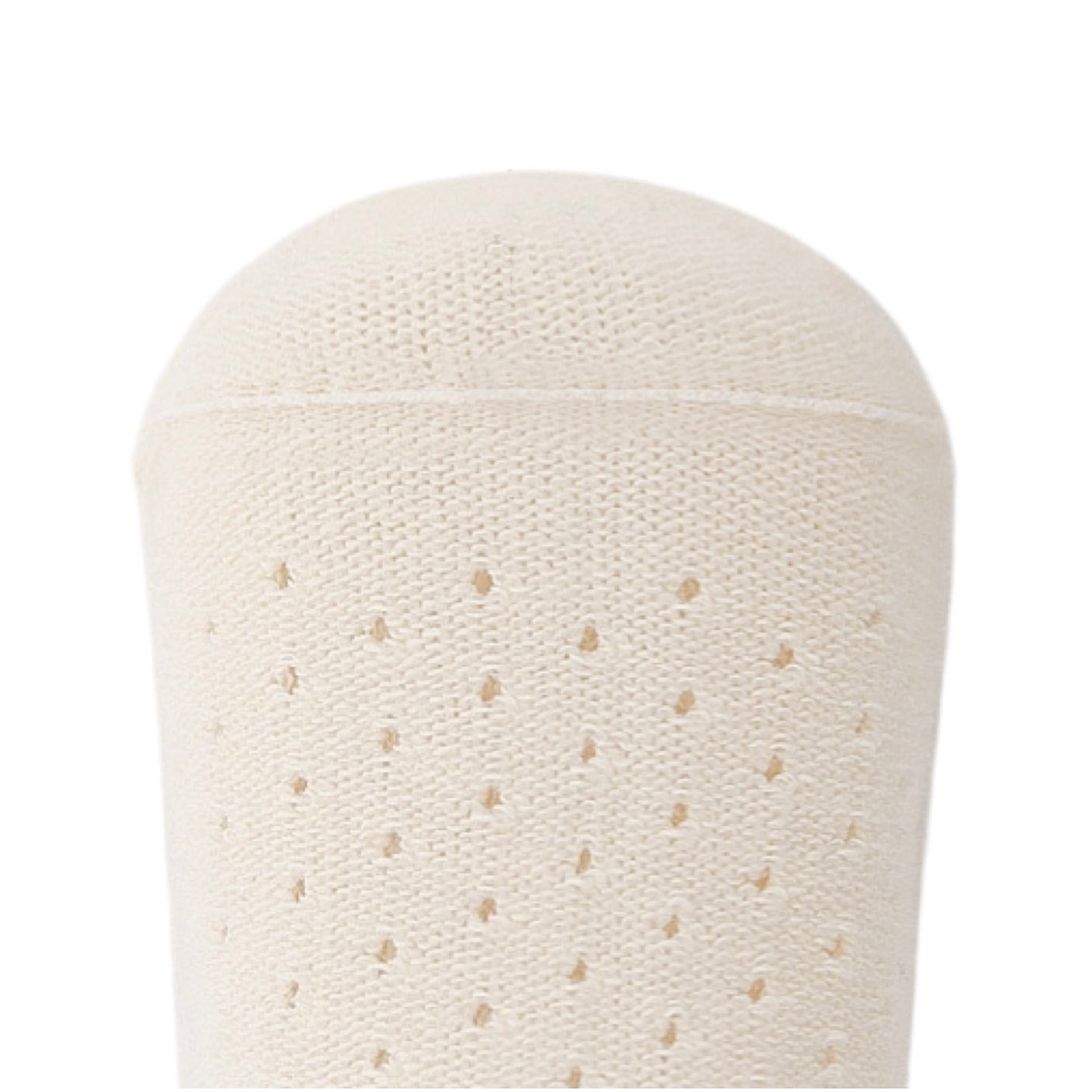 Close-up of seamless toe design on baby lace cotton socks, soft and irritation-free for toddlers