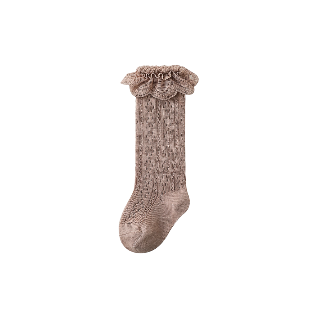 Brown lace knit baby socks with elegant ruffle edge – cozy and stylish for toddlers.