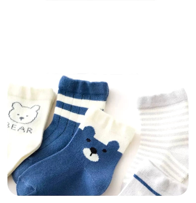 Soft cotton navy and grey bear baby socks – breathable and gentle for infants