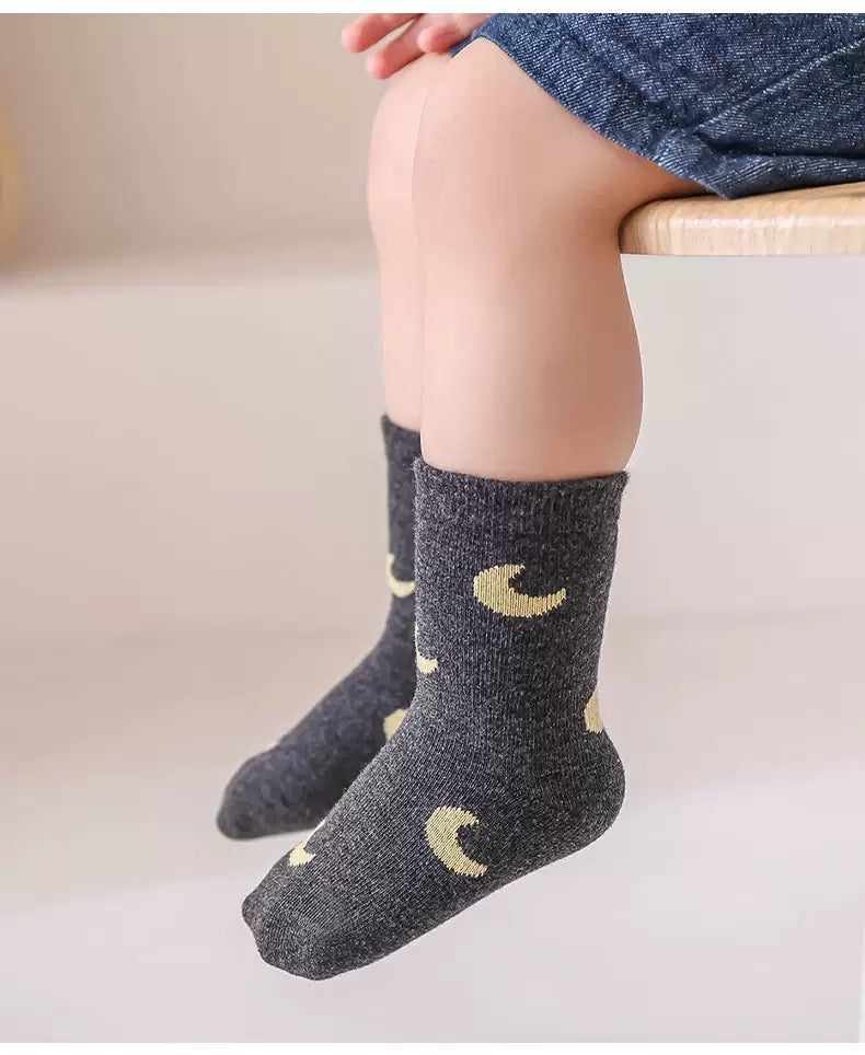 Baby wearing moon pattern socks – cotton baby socks in grey mix