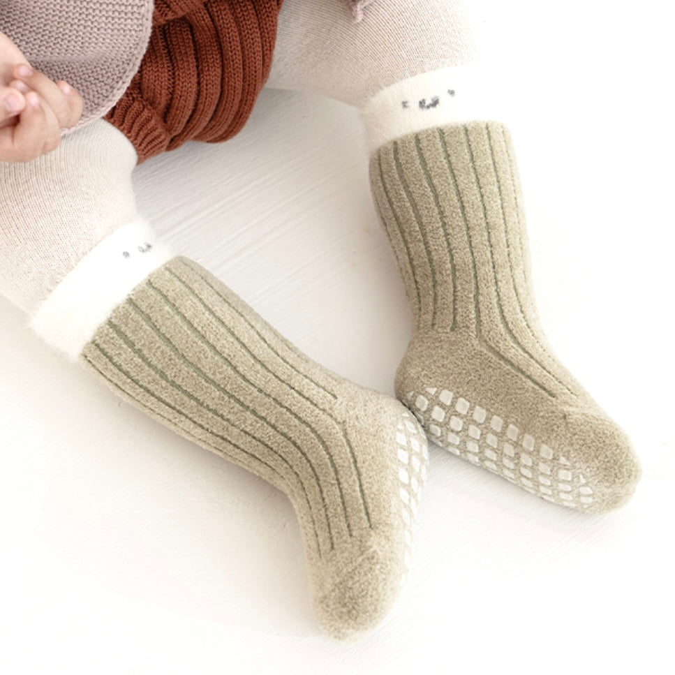 Baby wearing khaki two-tone anti-slip socks with ribbed cotton knit – BabyWonders UK